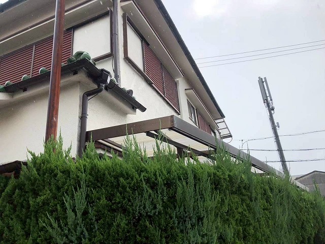 明石市　カーポート屋根のビフォア画像